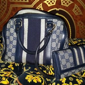 GUCCI PURSE/ CHECKBOOK WALLET